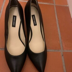 Nine West black 4” heels